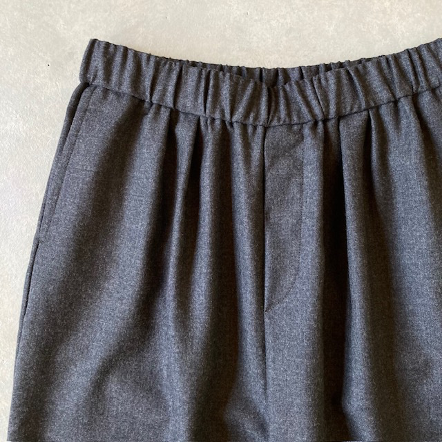 maison de soil WORSTED SERGE 2TUCK TAPERED EASY PANTS