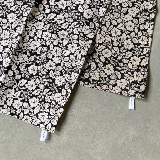 R&D.M.Co- (OLDMAN'S TAILOR) WILD BERRY KITCHEN CLOTH