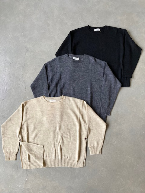 SOIL  7GG 1PLY SHETLAND WOOL/LINEN  CREW-NECK SIDE SLIT PULLOVER