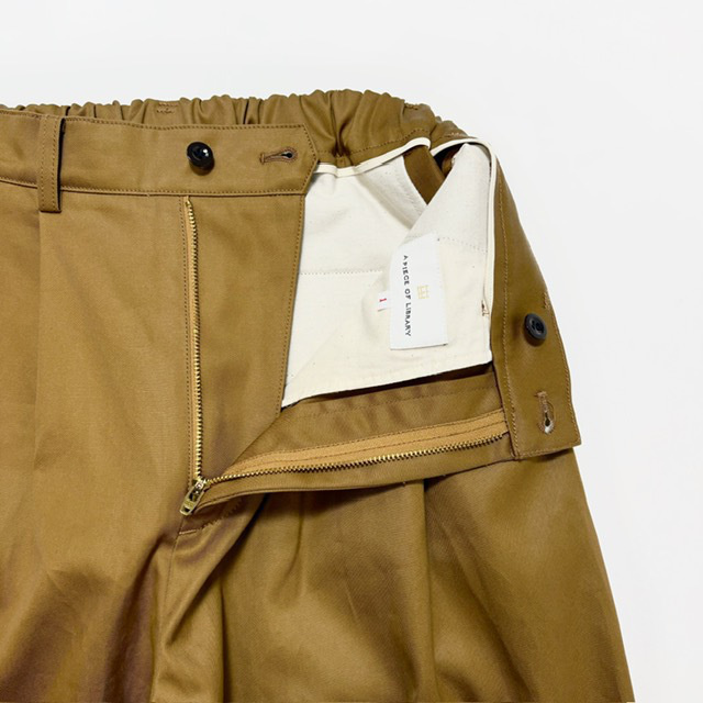 A PIECE OF LIBRARY クラシックウェポンマスターワイドパンツ