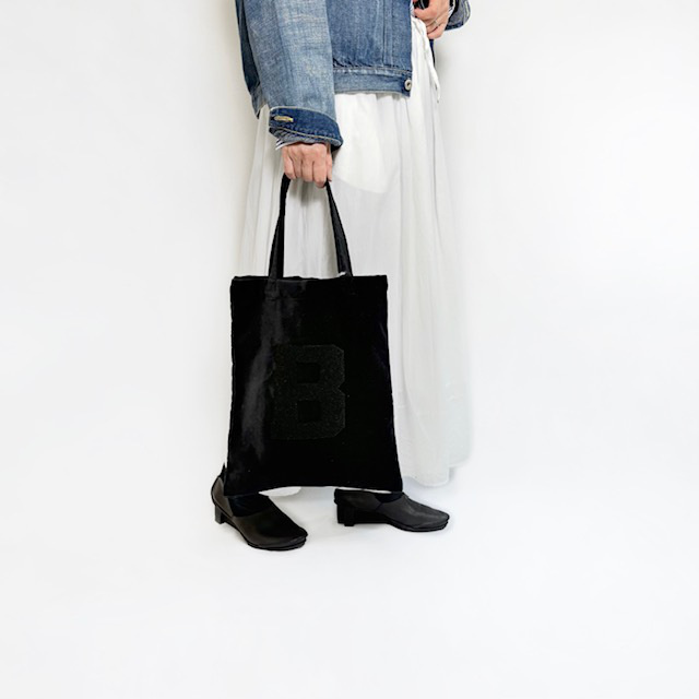 R&D.M.Co- (OLDMAN'S TAILOR) B.B. VELVET LETTERED TOTE BAG