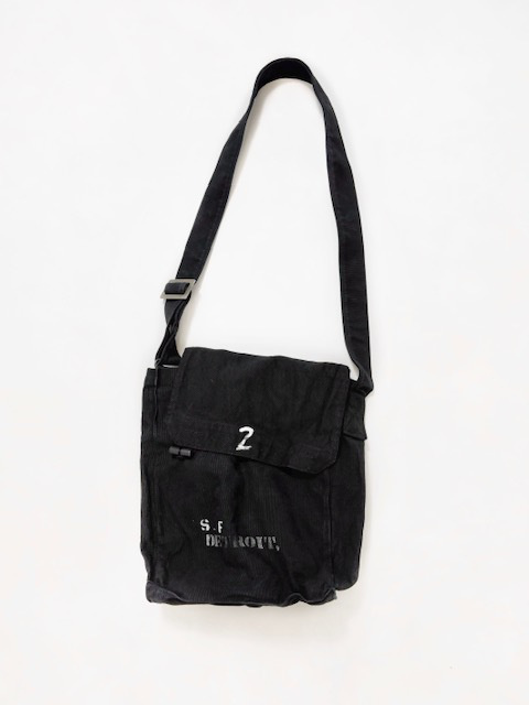 ARTEPOVERA  1960年チェコ軍ショルダー  RE-黒染ハンドプリントBAG
