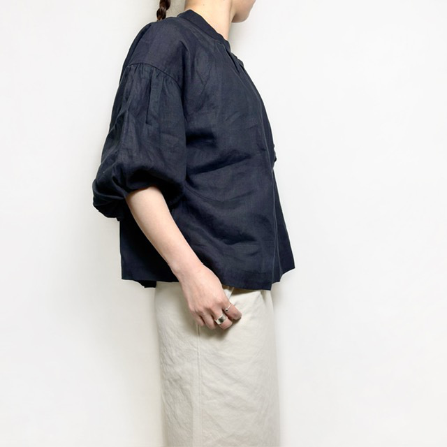 A PIECE OF LIBRARY スタンダードリネンモナミブラウス