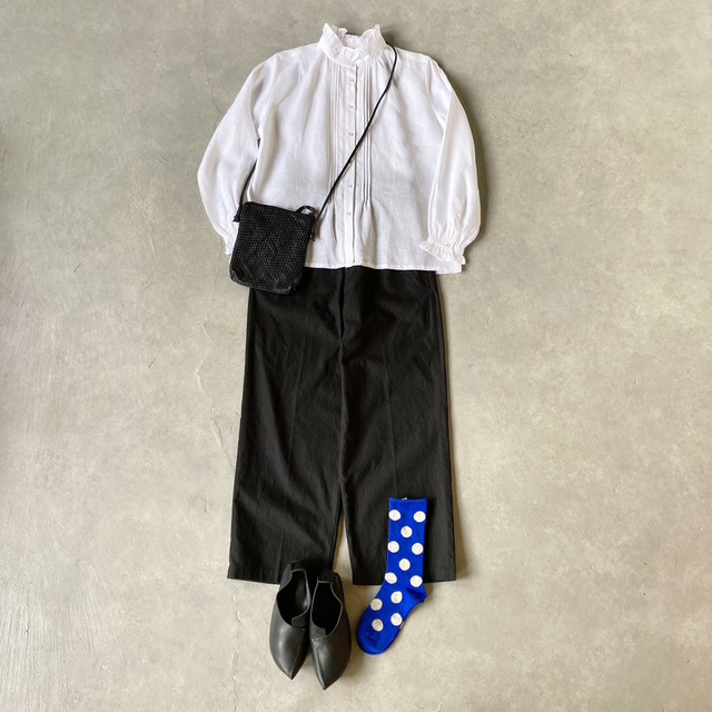 A PIECE OF LIBRARY スタンダードリネンアグネスブラウス