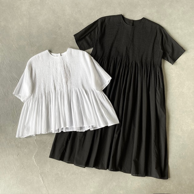 maison de soil 80s ORGANIC VOILE PLAIN CREW-NECK  P/O HALF/SL DRESS with MINI PINTUCK