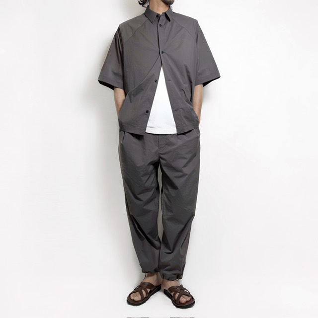 STILL BY HAND ラグランスリーブナイロンシャツ