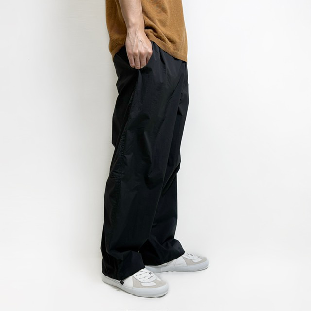 STILL BY HAND ナイロンイージーパンツ