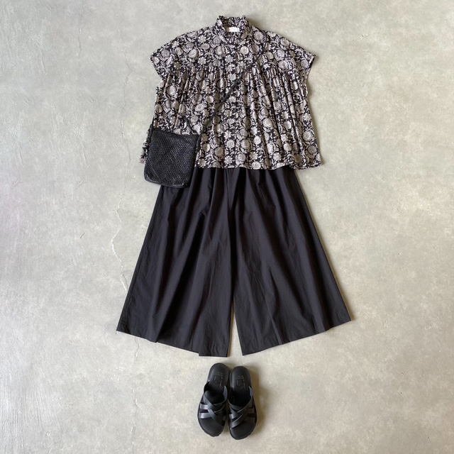 b9 collection レザークロスベルトサンダル