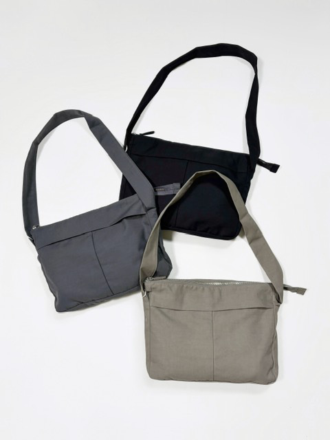 STILL BY HAND ナイロンショルダーバッグ