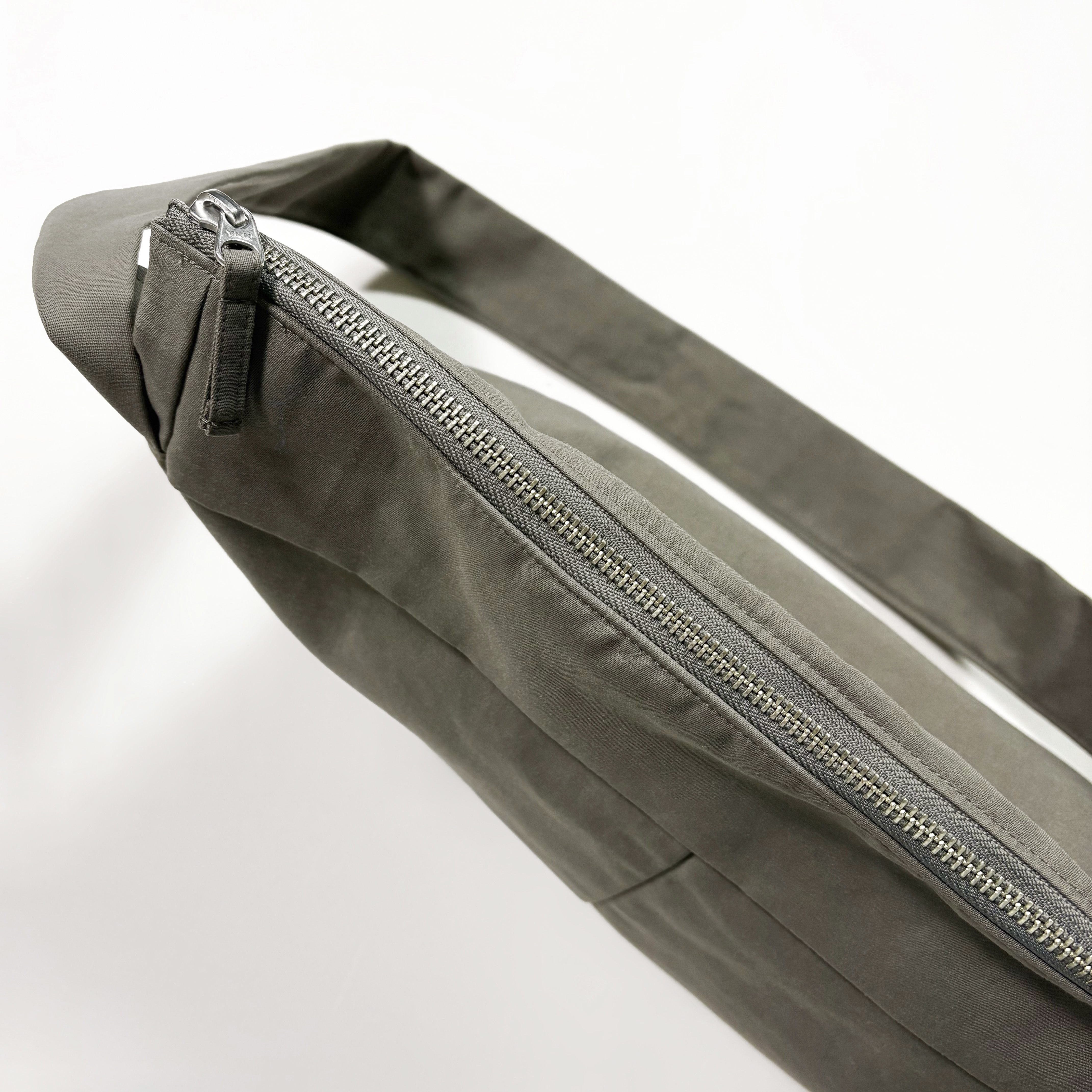 STILL BY HAND ナイロンショルダーバッグ