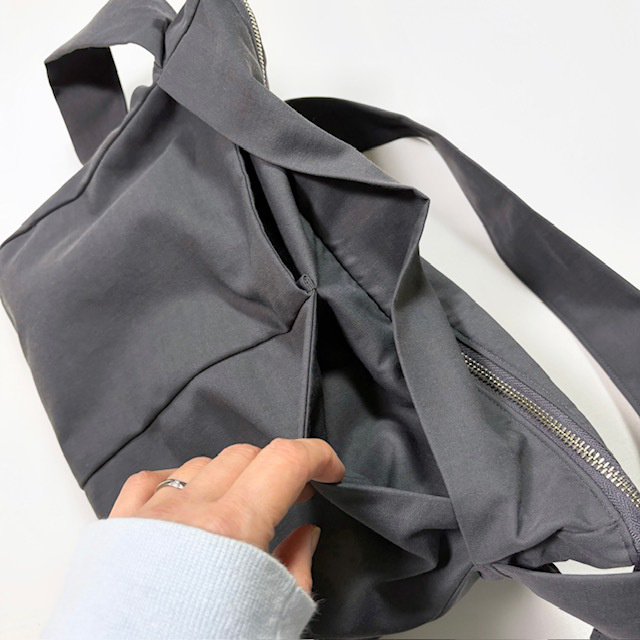 STILL BY HAND ナイロンショルダーバッグ