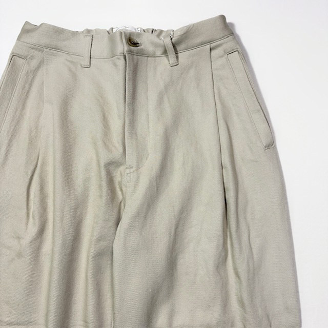 STILL BY HAND コットンツイルワンタックパンツ