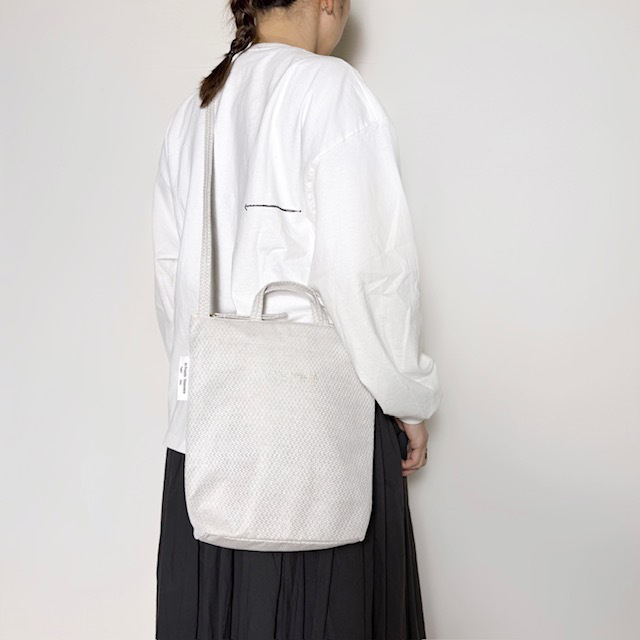 ARTE POVERA セレモニー リネンポリエステル混 サコッシュM