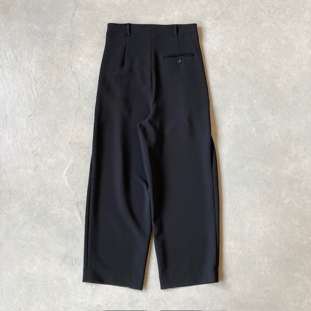 KOFTA オケージョンストレートタックパンツ